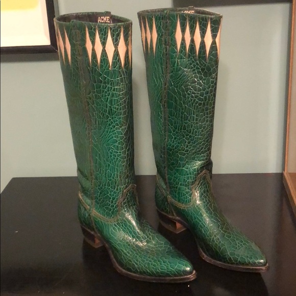 green alligator boots